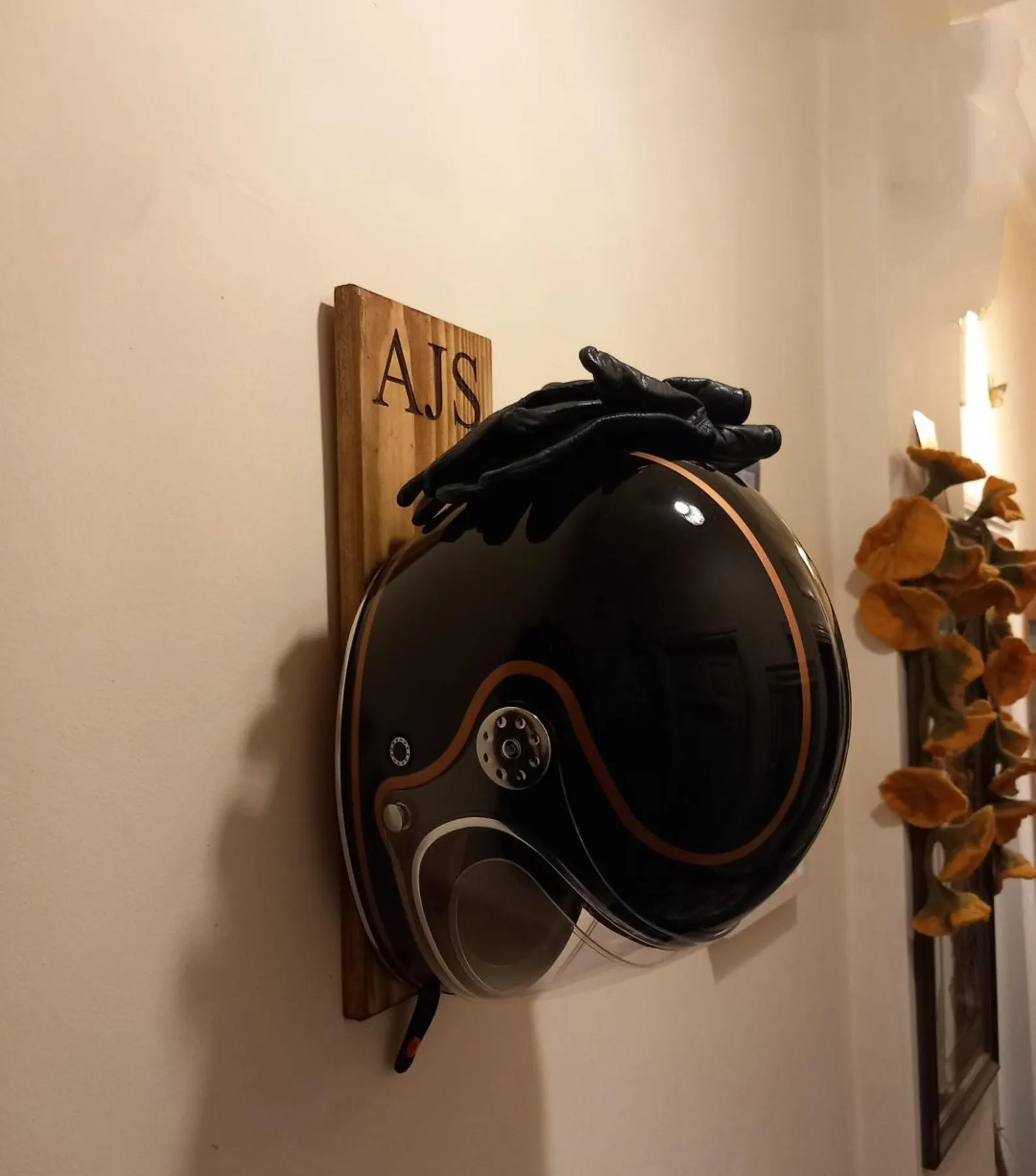 motorbike Helmet Rack,Wall Mount Motorcycle Helmet Holder ,Helmet Storage ,Helmet Hook, Bike Helmet Hanger - Image 3